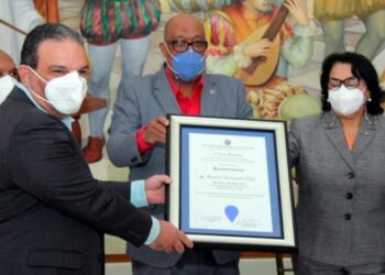 UASD reconoce al Dr. Leonardo Díaz, miembro de Consejo Directivo Academia de Ciencias