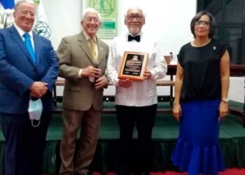 Academia de Ciencias reconoce al economista y educador Miguel Sang Ben