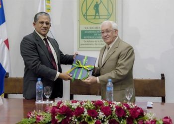 Ponen en circulación tercera edición Enciclopedia Ilustrada de la República Dominicana