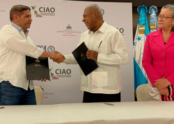 Academia de Ciencias y Agricultura se comprometen promover la agricultura orgánica