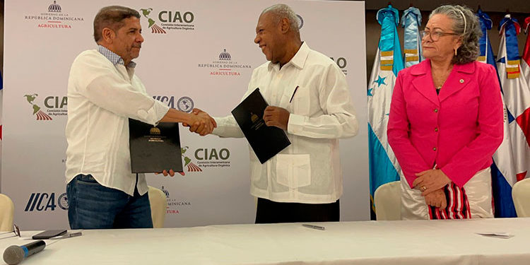 Academia de Ciencias y Agricultura se comprometen promover la agricultura orgánica