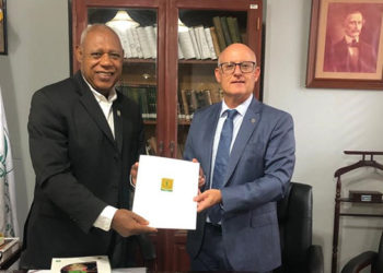 Academia de Ciencias firma convenio con la Universidad Miguel Hernández de España