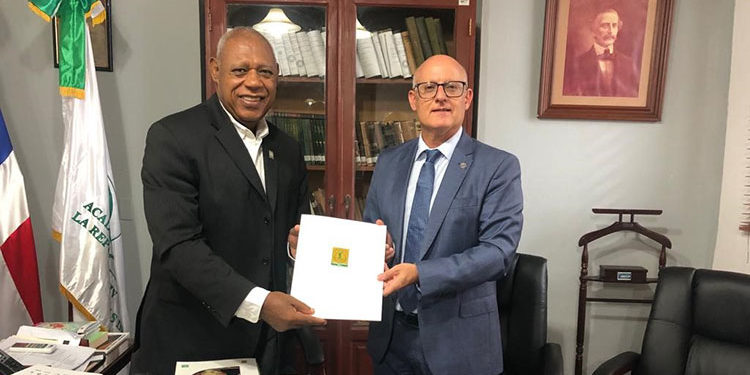 Academia de Ciencias firma convenio con la Universidad Miguel Hernández de España