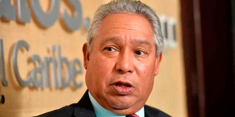 Isidoro Santana sugiere eliminar todas las exenciones fiscales para el 2024, incluyendo turismo y zonas francas