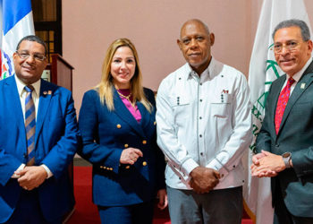 Academia de Ciencias entrega reconocimiento a  la arqueóloga  Kathleen Martínez arqueóloga