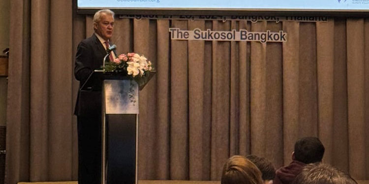 Profesor Moisés Álvarez representa a RD en Seminario en Tailandia