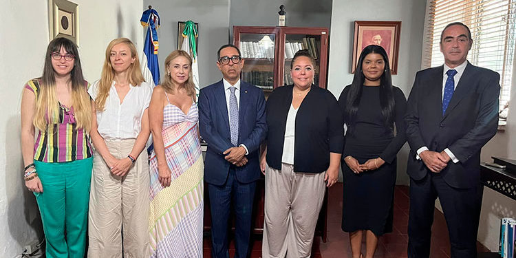 Presidente de la Academia de Ciencias recibe visita de cortesía de World Jurist Association & World Law Foundation
