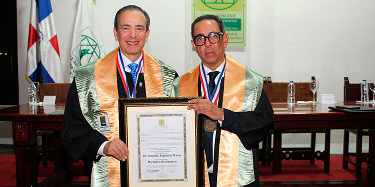 Dr. Arnaldo Espaillat Matos ingresa a la Academia de Ciencias como Miembro de Número