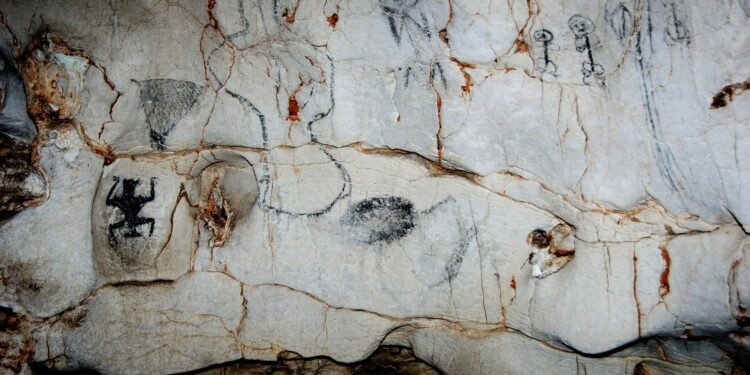 Comisión de Ciencias Sociales de la Academia de Ciencias dice existen alrededor de 1,700 muestras de arte rupestre conocido en Cuevas de Borbón o Pomier