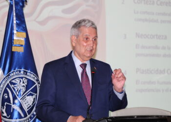 “Un Viaje a través del Cerebro” la magistral conferencia presentada por la Dr. José Joaquín Puello Herrera
