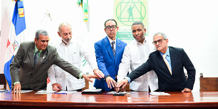INPOSDOM y Academia de Ciencias ponen en circulación emisiones postales en homenaje a científicos dominicanos y a la Dra. Idelisa Bonnelly