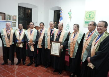 Academia de Ciencias inviste como miembro de Número al jurista Julio César Castaños Guzmán