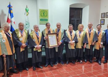 Academia de Ciencias inviste al ingeniero César Arturo Abréu Fernández como Miembro de Número