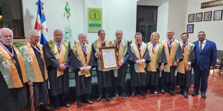 Academia de Ciencias inviste al ingeniero César Arturo Abréu Fernández como Miembro de Número