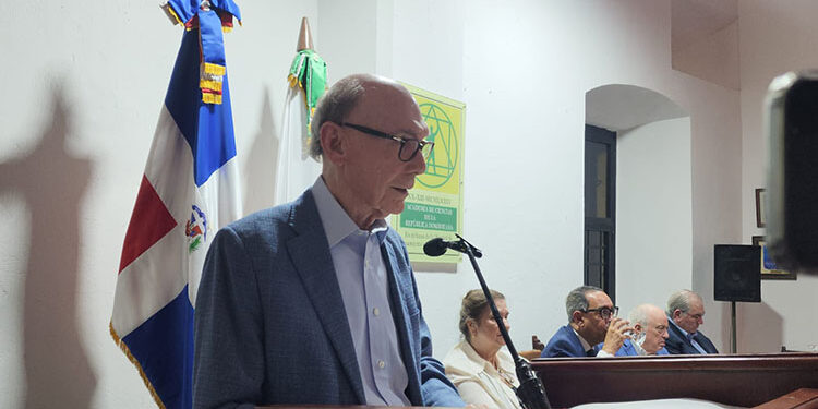 La Feria Internacional del Libro de Santo Domingo 2025 rinde homenaje a Frank Moya Pons, referente de la historiografía dominicana