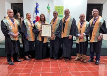 Laura Rathe Peralta ingresa a la Academia de Ciencias con un firme llamado a poner la naturaleza en el centro de las decisiones nacionales