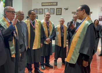 Eduardo Jorge Prats es investido como Miembro de Número de la Academia de Ciencias