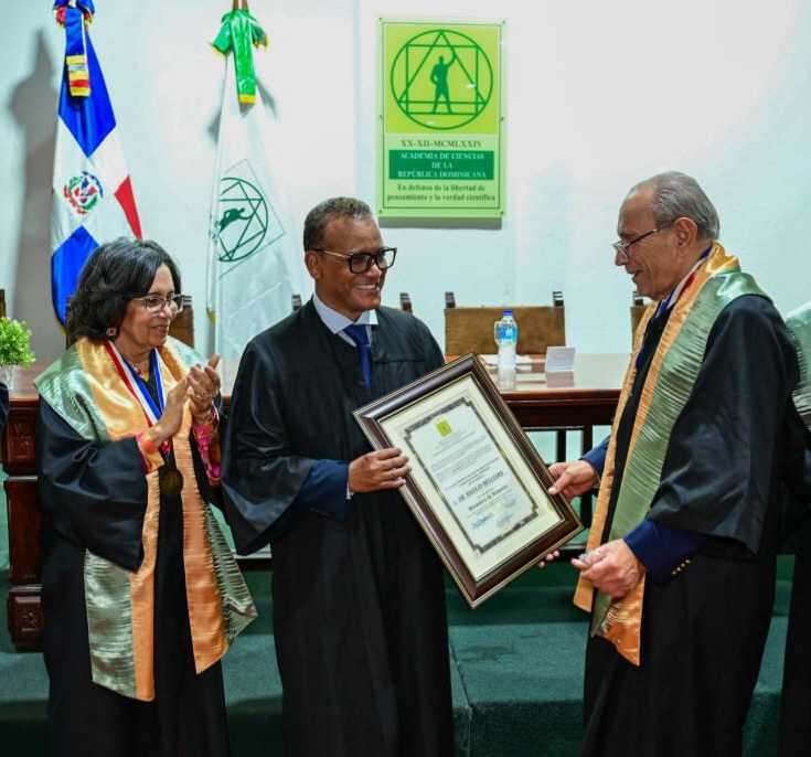 Academia de Ciencias inviste al escritor y poeta Basilio Belliard como Miembro de Número