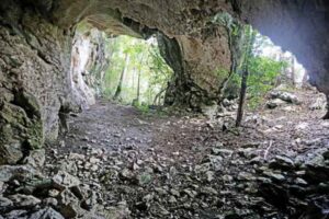 El sitio arqueológico arcaico de la Cueva de las Caritas