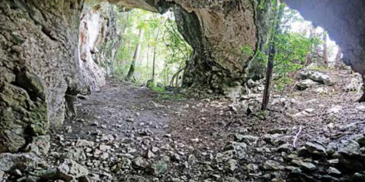 El sitio arqueológico arcaico de la Cueva de las Caritas