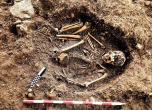 Estudio anatómico, antropológico físico y osteopatológico de los esqueletos humanos recuperados del sitio arqueológico de El Francés, campaña 2021