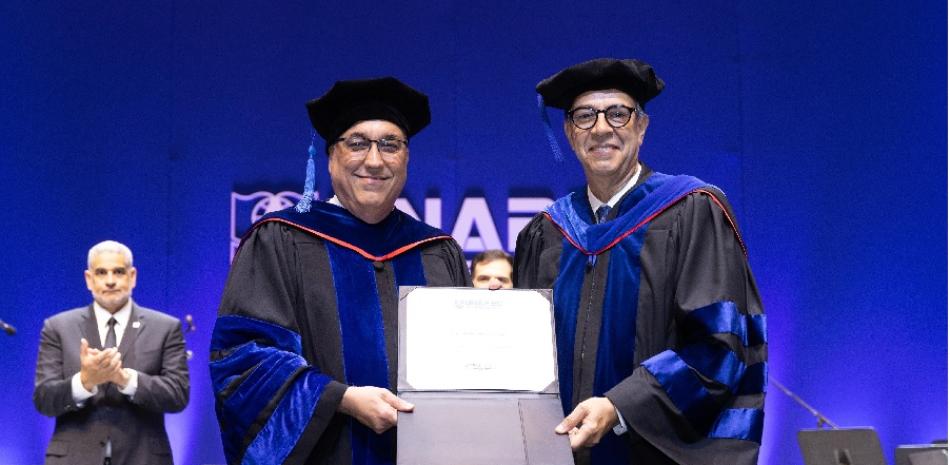 UNAPEC reconoce al escritor José Mármol con Doctorado Honoris Causa